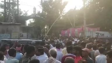 कहलगांव: कहलगांव से राजद प्रत्याशी रजनीश यादव ने नामांकन भरा, उमड़ा जनसैलाब, कहा- जनता की सेवा ही संकल्प