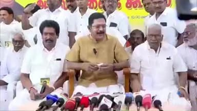 சோளிங்கர்: சோளிங்கரிலுள்ள வாசுகி திருமண மண்டபத்தில் அம்மா மக்கள் முன்னேற்ற கழக ஆலோசனைக் கூட்டம்- டிடிவி தினகரன் பங்கேற்பு