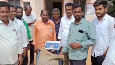 భిక్కనూర్: గురజాకుంట గ్రామంలో మొక్కజొన్న తూకంలో మోసం జరిగిందని గ్రామ రైతుల ఆవేదన