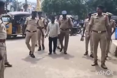 తెనాలి: తెనాలి చెంచుపేటలో జరిగిన తిరుపతిరావుహత్య కేసులో సుబ్బారావును అరెస్ట్ చేసిన తెనాలి త్రీటౌన్ పోలీసులు