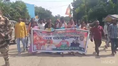 শালতোড়া: শালতোড়া মন্ডল বিজেপির তরফে সুশৃংখলভাবে বালি ও পাথর চালানোর দাবিতে গন ডেপুটেশন কর্মসূচি করা হল শালতোড়ায় B.L.R. অফিসে