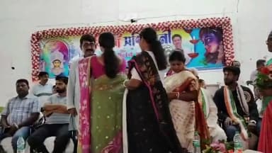 নন্দীগ্রাম ২: নন্দীগ্রাম-২ব্লক তৃণমূলকংগ্রেসের বিজয়া সম্মেলন নন্দীগ্রাম-২পঞ্চায়েত সমিতির সভাগৃহে অনুষ্ঠিত হয়,উপস্থিত দলের মুখপাত্র