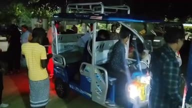 মোহনপুর: মোহনপুরে তৃণমূলের বিজয়া সম্মেলনী থেকে ফেরার পথে দুর্ঘটনায় মর্মান্তিক মৃত্যু হলো এক মহিলা কর্মীর।