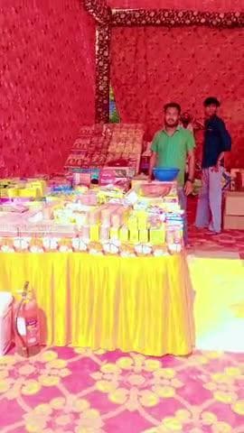 इस बार भी दीपावली के पटाखे हाई स्कूल ग्राउंड में दुकान लगाई गई है इससे पूर्व प्रशासन व व्यापारियों में हुई मीटिंग