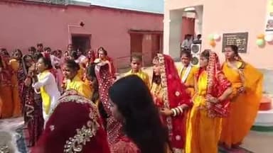 उत्क्रमित उच्च माध्यमिक विद्यालय मुजान, मोहनिया, कैमूर में छात्र-छात्राओं द्वारा छठ की झांकी प्रस्तुत करते हुए
