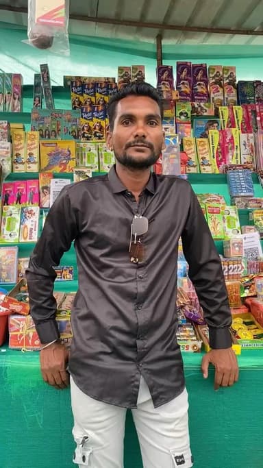 फटाका बाज़ार मैं मौसम की मार के कारण दुकान भीड़ हुई लुप्त बाज़ार मैं सनाटा पसरा #narmadapuram
