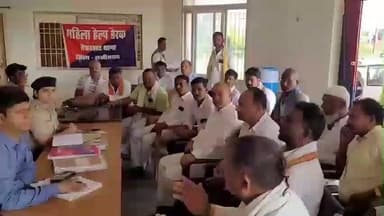 रामगढ़ चौक: तेतरहट थाना परिसर में दीपावली, काली पूजा एवं छठ को लेकर शांति समिति की बैठक हुई, थानाध्यक्ष व अंचलाधिकारी रहे उपस्थित