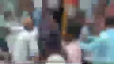 सिकंदराराऊ: नौरंगाबाद पश्चिम में महिलाओं के बीच हुई जमकर मारपीट, वीडियो सोशल मीडिया पर हुआ वायरल