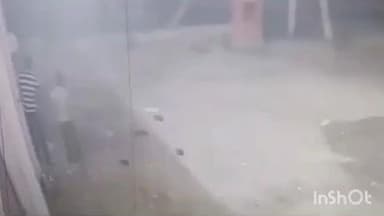 सादाबाद: दिसावर में अज्ञात चोरों ने दुकानों के ताले चटकाए, सीसीटीवी में कैद हुए संदिग्ध चोर, मौके पर पहुंची पुलिस