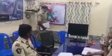 పామర్రు: పామర్రు పోలీస్ స్టేషన్లో రికార్డులను పరిశీలించిన డీఎస్పీ