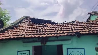 திருவெறும்பூர்: திருவெறும்பூர் அருகே கன மழையில் இடிந்து விழுந்த வீட்டை பார்வையிட்டு ஆய்வு செய்து நிவாரணத் தொகை அமைச்சர் அன்பில் மகேஸ் பொய்யாமொழி வழங்கினார்