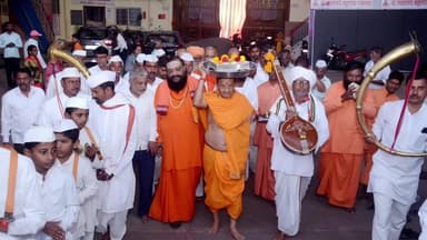 खटाव: सद्गुरु सेवागिरी महाराज यांचा प्रकटदिन सोहळा सुवर्णनगरी पुसेगावमध्ये भाविकांच्या अलोट गर्दीमध्ये उत्साहात साजरा