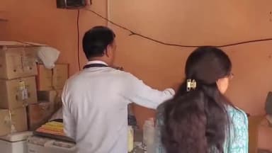 रावला: रावला मंडी में रसद विभाग और स्वास्थ्य विभाग ने कार्रवाई करते हुए आधा दर्जन दुकानों से लिए मिठाई के सैंपल