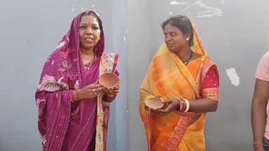 कुनकुरी: मुख्यमंत्री विष्णुदेव साय की धर्मपत्नी कौशल्या साय ने की स्वदेशी खरीदारी, दिया 'वोकल फॉर लोकल' का संदेश