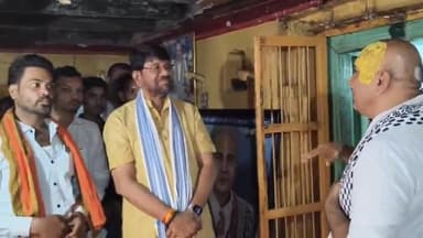 बक्स्वाहा: बड़ा मलेहरा: राज्यमंत्री लखन पटेल ने पड़रिया धाम में किए बांके बिहारी के दर्शन