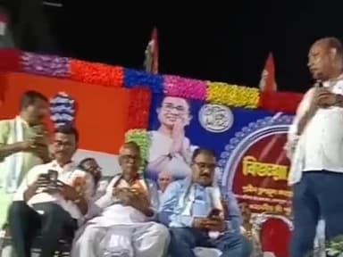 জগৎবল্লভপুর: শ্যামপুর বিধানসভা কেন্দ্রের অন্তর্গত শ্যামপুরে অনুষ্ঠিত হলো বিজয়া সম্মিলনী অনুষ্ঠান উপস্থিত রাজ্যের মন্ত্রী ও বিধায়করা