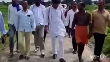 परैया: परैया के इटवां निवासी राघवेंद्र नारायण यादव ने बसपा से गुरुआ विधान सभा के लिए किया नामांकन