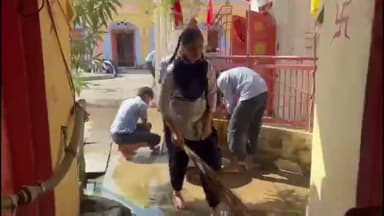 साढौरा: कस्बा सढौरा के हरियाणा विद्या मंदिर स्कूल के बच्चों ने दिवाली पर शिवालय मंदिर में की साफ-सफाई और सजावट