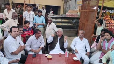 इटवा: नेता प्रतिपक्ष माता प्रसाद पांडे ने बिस्कोहर नगर पंचायत में भ्रमण कर जनता से मुलाकात की, सुनी उनकी समस्याएं