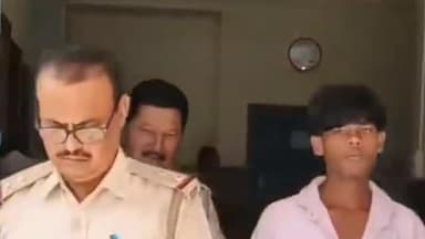 নকশালবাড়ি: বালি পাচারের আগে রথখোলা মোড় থেকে দুটি বালি বোঝাই ট্র্যাক্টার সহ গ্রেপ্তার এক