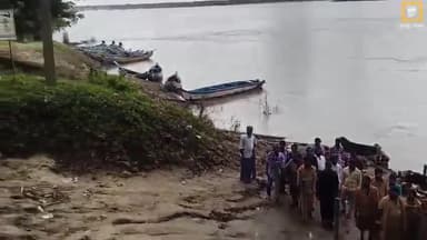 ఆచంట: సిద్ధాంతం కేదారి ఘాట్లో రేవుల దుస్థితిపై శివ స్వాములు, అయ్యప్ప స్వాములు ఆందోళన