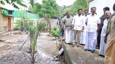 போடிநாயக்கனூர்: போடி பகுதியில் மழை வெள்ளத்தால் பாதிக்கப்பட்ட இடங்களை போடி MLA & முன்னாள் முதலமைச்சர் ஓபிஎஸ் நேரில் பார்வையிட்டார்