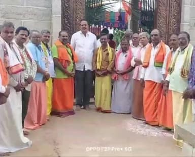 ఇటిక్యాల: అర్చకులకు క్రమం తప్పకుండా పారితోషికం ఇవ్వాలి -జిల్లా అధ్యక్షులు చక్రవర్తి ఆచార్యులు