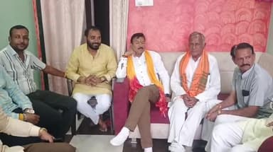 सेंधवा: लोकसभा सांसद गजेंद्र सिंह पटेल राजपुर पहुंचे, कार्यकर्ताओं से मिले और ‘लोकल फॉर वोकल’ का संदेश दिया