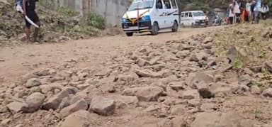 तळोदा: चांदसैली घाटातील अपघातानंतर प्रशासनाने दखल घेत रस्त्यांची दुरुस्तीची करावी वाहनधारकांची मागणी......