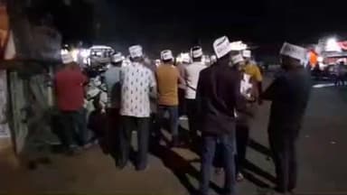 सिहोरा: सिहोरा जिला कब बनेगा? लक्ष्य जिला सिहोरा आंदोलन समिति ने सिहोरा बस स्टैंड पर खून के 101 दिए जलाकर किया प्रदर्शन