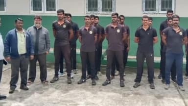 குன்னூர்: வடகிழக்கு பருவமழையை முன்னிட்டு முல்லை காவலர் சமுதாய கூடத்தில் 21 நபர்கள் தங்க வைப்பு