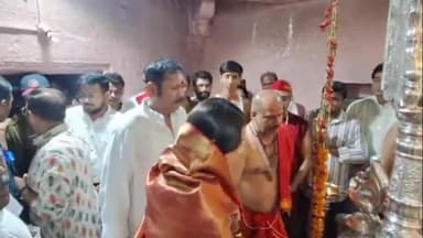 महाबळेश्वर: खा.उदयनराजे यांनी किल्ले प्रतापगडावर भवानी मातेचे घेतले दर्शन; शाही दसरा सोहळा रद्द करत पूरग्रस्तांना मदत करण्याचे आवाहन