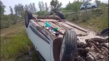 ગારિયાધાર: ગારીયાધાર રોડ માળીયા ગામનાં પાટીયા પાસે કારનો અકસ્માત, સદનસીબે મોટી જાનહાનિ ટળી