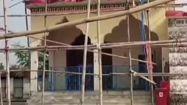 कहलगांव: मुरहन साप्ताहिक बाजार में दिवाली से पहले लोगों ने दीये, बत्ती, मिठाई और सब्जी की खूब खरीदारी की