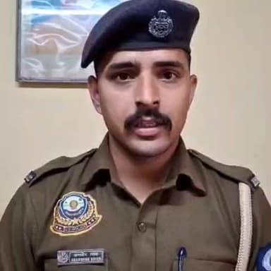 पूह: पूह क्षेत्र के लोगों ने सुरक्षित रूप से मनाई दीपावली, बुरी आदतों से रहने की अपील की शमशेर सिंह, कर्मचारी पुलिस थाना पूह