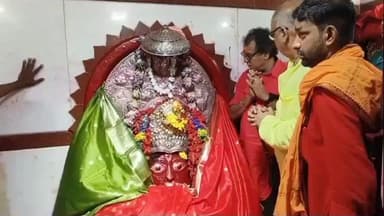 নলহাটি ১: কালীপুজোর বিশেষ দিনে ৫১ পীঠের ১ সতিপীঠ নলহাটি নলাটেশ্বরি মন্দিরে পূজো দিলেন মন্ত্রী চন্দ্রনাথ সিনহা