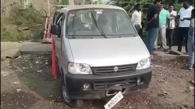 पुर्णा: नवीन उडानपुलासमोर वराह चोरून घेऊन जाणाऱ्या वाहनाने दिली हातगाड्यांना धडक, गुन्हा दाखल