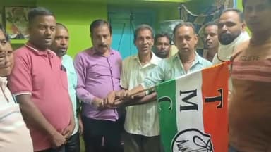ময়ূরেশ্বর ১: দীপাবলীর দিনে মল্লারপুরে BJP-র বুথ সভাপতি সহ BJP ও CPIM-এর একাধিক কর্মী যোগ তৃণমূলে