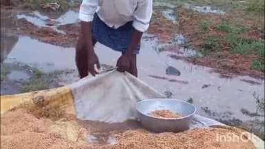 గన్నేరువరం: ఆకాల వర్షానికి కొనుగోలు కేంద్రంలోని కొట్టుకు పోయిన వరిదాన్యం.. ఆవేదన వ్యక్తం చేస్తున్న రైతులు