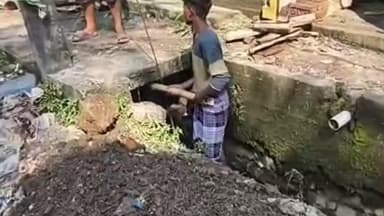 মাদারিহাট: সোমবার থেকে বীরপাড়ার সুভাষপল্লীতে ব্যক্তিগত খরচে নিকাশি নালা সাফাই শুরু করলেন পঞ্চায়েত সদস্যা সারথি রায়
