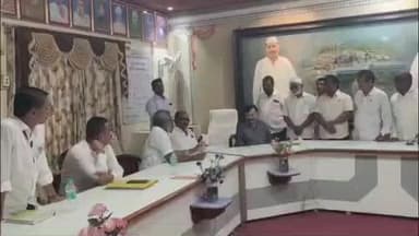 पलूस: आज दिवाळीच्या शुभ मुहूर्तावर सुरुवात आंदोलनाची, स्वाभिमानी शेतकरी संघटनेच्या कार्यकर्त्यांनी कारखान्यांना दिले निवेदन..