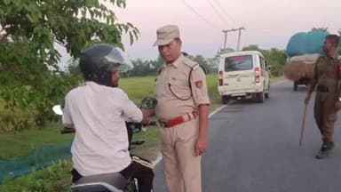 সৃজনগ্ৰাম: অভয়াপুৰী সহ বিভিন্ন অঞ্চলত কালী পূজা আৰু পোহৰৰ উৎসৱ দীপাৱলীৰ সময়ত অপ্ৰীতিকৰ ঘটনা ৰোধ কৰিবলৈ আৰক্ষীৰ তীব্ৰ তলাচী অভিযান