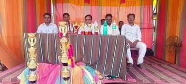 ଖରିଆର: ଛତା ଗାଁ ଠାରେ ଅନୁଷ୍ଠିତ ଫୁଟବଲ୍ ଟୁର୍ଣ୍ଣାମେଣ୍ଟ ଉଦଘାଟିତ