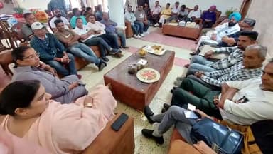 ਨਕੋਦਰ: ਨਕੋਦਰ ਵਿਖੇ ਵਿਧਾਇਕਾਂ ਇੰਦਰਜੀਤ ਕੌਰ ਮਾਨ ਵੱਲੋਂ ਪੱਤਰਕਾਰਾਂ ਨਾਲ ਵੱਖ-ਵੱਖ ਵਿਸ਼ਿਆਂ ਤੇ ਵਿਚਾਰ ਚਰਚਾ