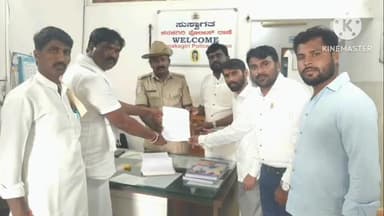 ಕನಕಗಿರಿ: ಚಿಕ್ಕೋಡಿಯ ಮಾಜಿ ಸಂಸದ ರಮೇಶ ಕತ್ತಿ ಬೇಡ (ವಾಲ್ಮೀಕಿ) ಸಮಾಜಕ್ಕೆ ಅವಹೇಳನಕಾರಿ ಹೇಳಿಕೆ ಖಂಡಿಸಿ ಪಟ್ಟಣದಲ್ಲಿ ಮನವಿ ಸಲ್ಲಿಕೆ