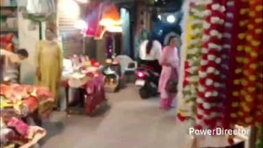 नाहन: बाजार में पैदल चलने वालों की सुरक्षा पर सवाल, दोपहिया चालक बेपरवाह चल रहे हैं