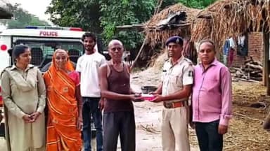 મોરવા હડફ: પંચમહાલ પોલીસની સી ટીમ દ્વારા વૃદ્ધો અને વડીલોની મુલાકાત લઈ મીઠાઈનું વિતરણ કરી દિવાળીની ઉજવણી કરી