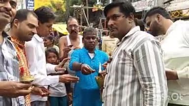 गंधवानी: दिवाली पर बाग के भैरव मंदिर में अखंड ज्योत से जलते दीपक, पुजारी मेरमेरिया में लेकर निकला