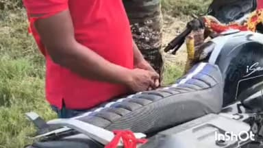 नीम चक बथानी: मई गांव के पास पुलिस ने वाहन जांच में एक मोटरसाइकिल से 15 लीटर देसी शराब बरामद की, एक युवक गिरफ्तार