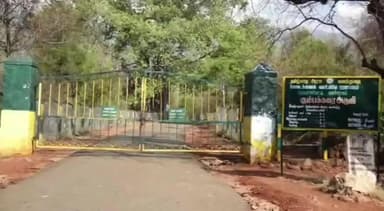 பெரியகுளம்: நீர் வரத்து அதிகரிப்பு காரணமாக 11வது நாளாக கும்பக்கரை அருவியில் சுற்றுலா பயணிகள் குளிக்க வனத்துறை தடை